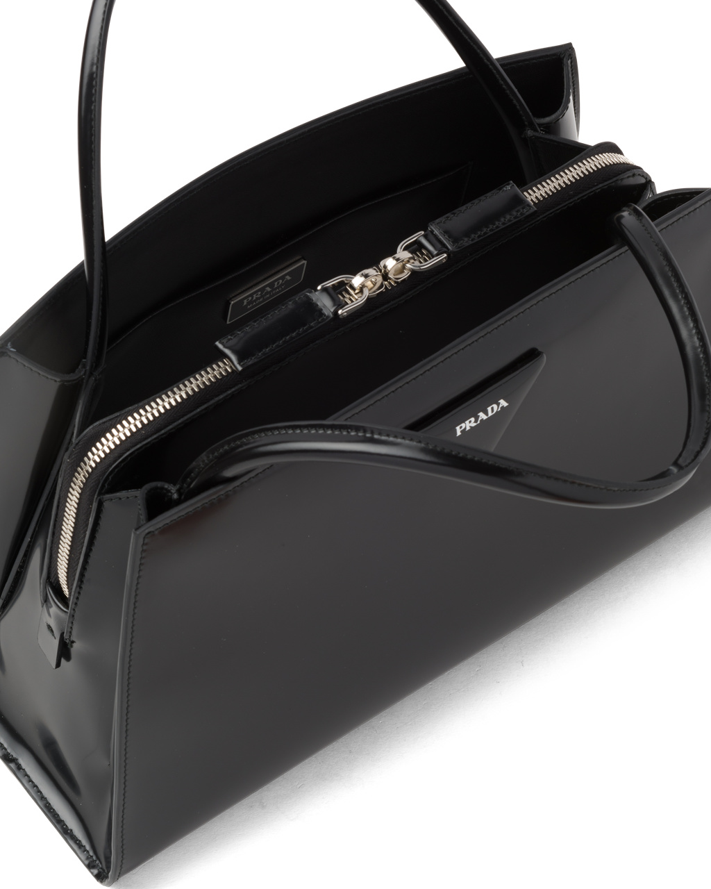 Prada Brushed Kozene Handbag Čierne | YQFHPZ250